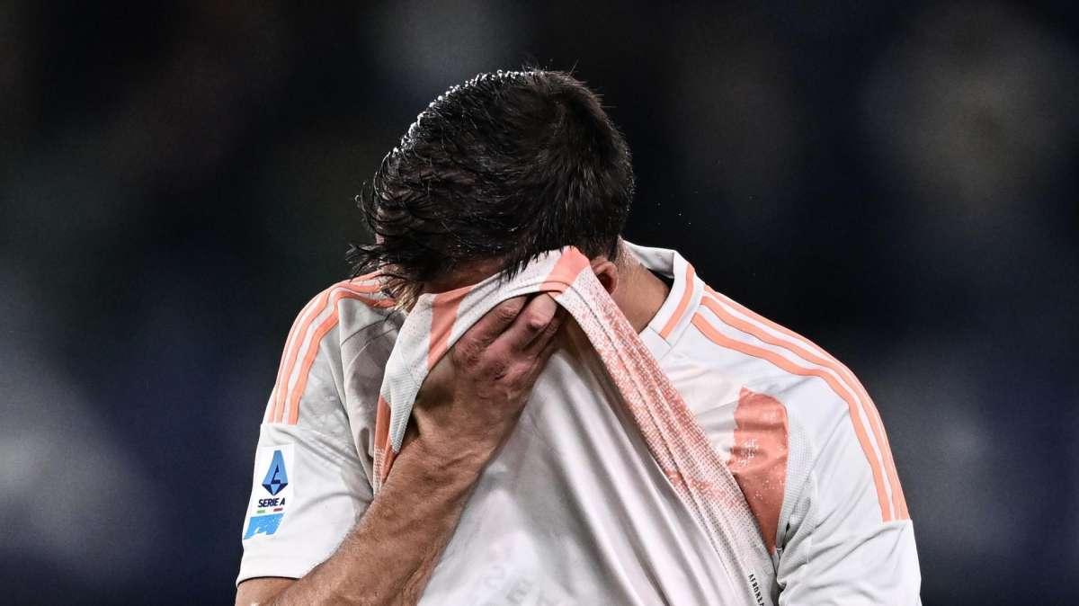 Hellas Verona-Roma 3-2 -  La gara sui social : "La gestione fallimentare di questa squadra è colpa di una società assente. Zalewski non deve più vedere il campo"