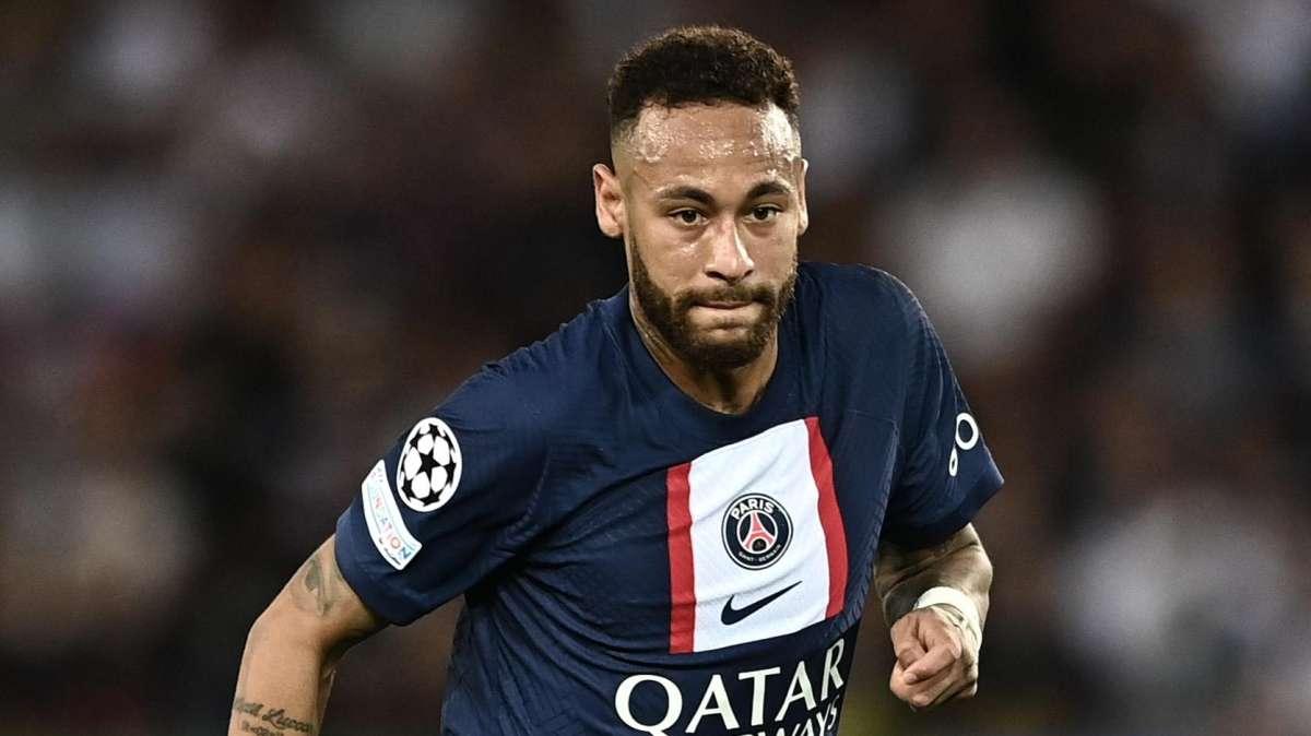 Neymar torna ad allenarsi in gruppo dopo un anno