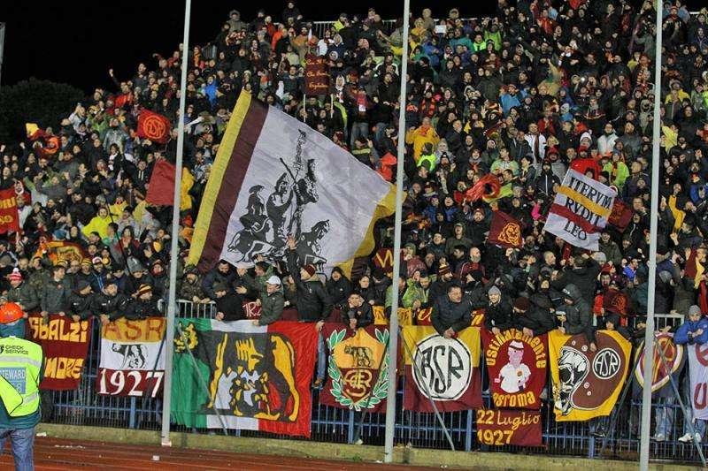 La curva giallorossa al Castellani di Empoli. FOTO!
