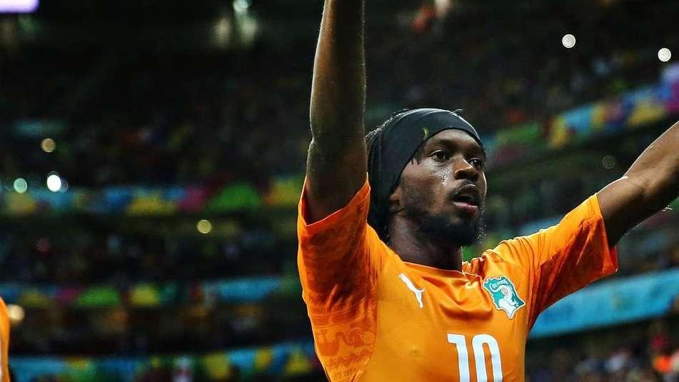 Gervinho preso d'assalto dai tifosi in Costa d'Avorio. FOTO!