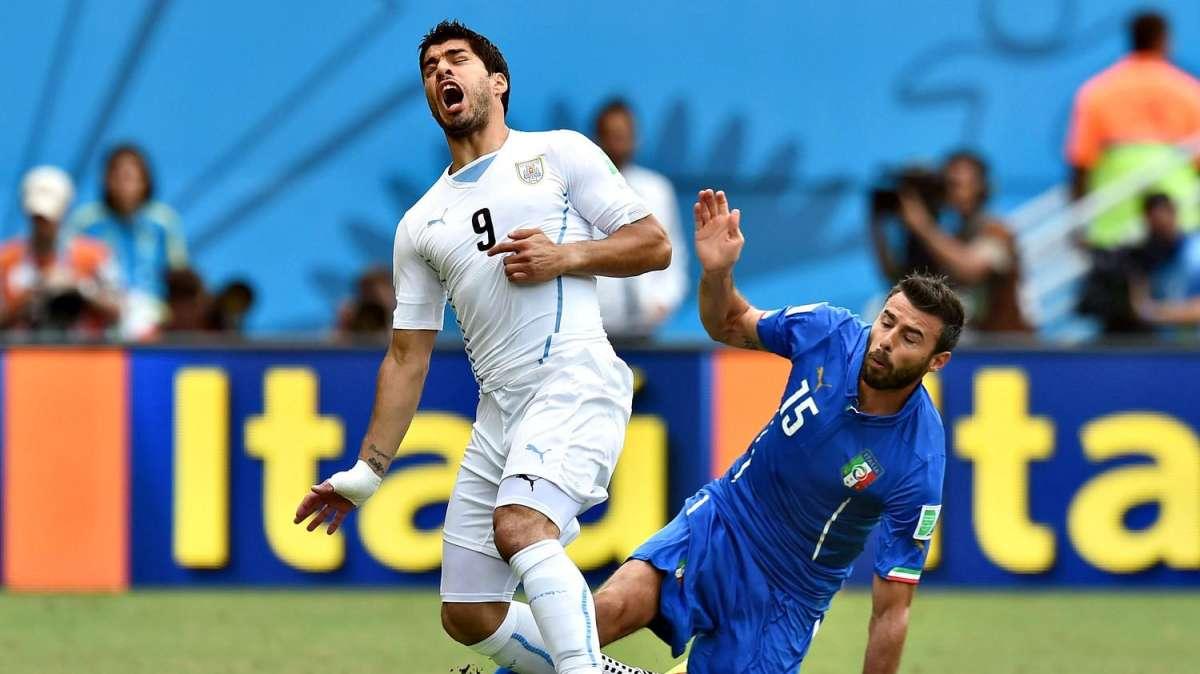Uruguay, The Sun: "Di nuovo Luis il masticatore"