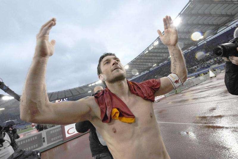 #Totti40 ESCLUSIVA VG - Whittle: "Lo spinge il suo amore per la Roma". Calemme: "Può giocare altri due anni"