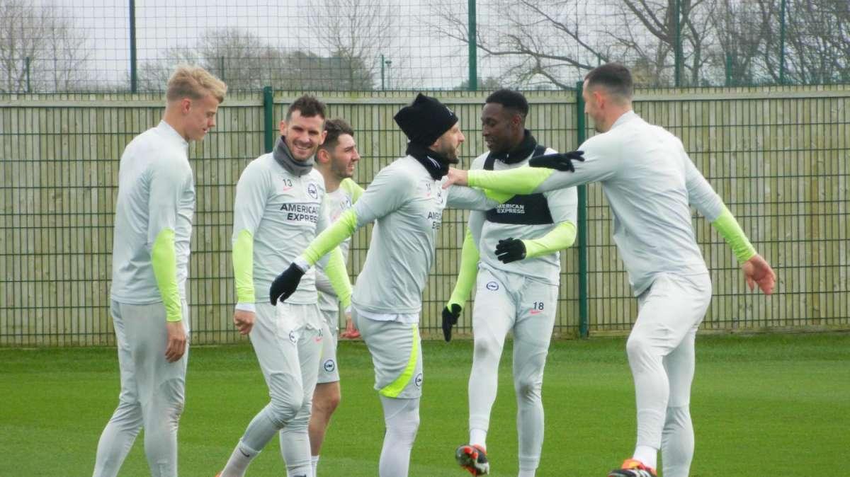 Brighton-Roma - L'attesa dei tifosi: "Gli inglesi si stanno lamentando tanto, facciamo altri due gol. Sarri? Cosa ci frega, non sono nostri competitor"