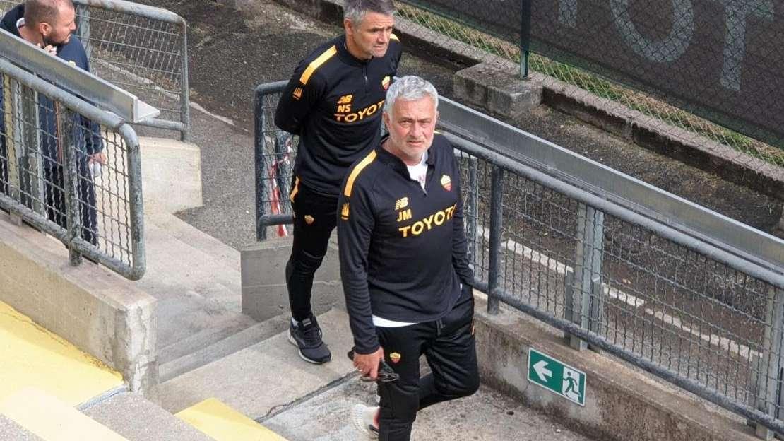 VG - Mourinho al "Tre Fontane" per Roma-Juventus del Campionato Primavera 1 TIM. Foto con i tifosi bianconeri. VIDEO!