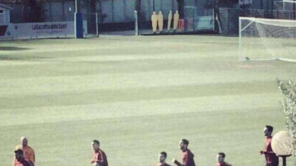 TRIGORIA - Sessione defaticante per chi ha giocato contro il City. Torosidis in gruppo.