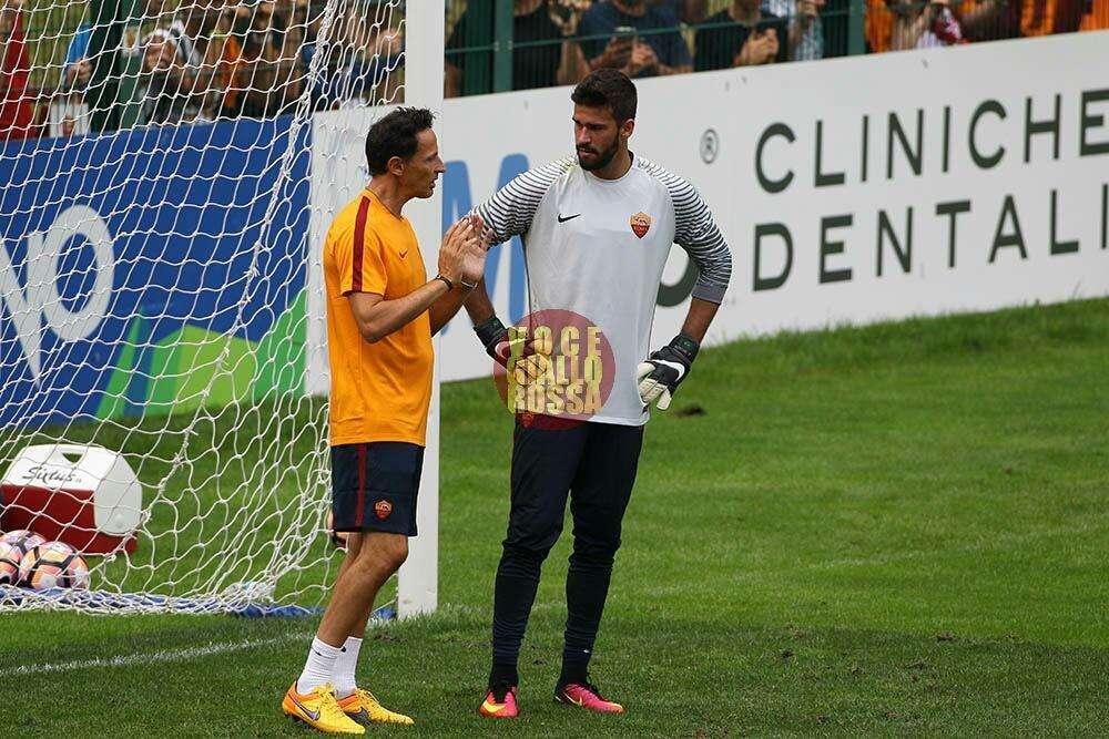 Savorani: "Le parate vanno fatte in maniera perfetta. Oggi il portiere viene allenato anche nel modo di calciare"