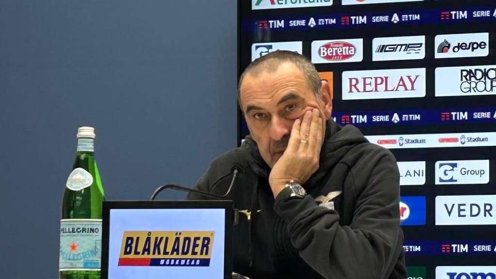 Conferenza stampa - Lazio, Sarri: "Ho perso solo un derby, è stata quasi una vergogna tornare a Formello. Rovella è da valutare, Castellanos recuperabile"