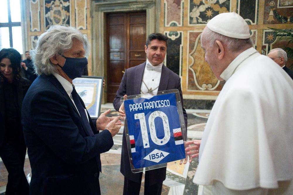 Papa riceve in Vaticano dirigenti e calciatori Sampdoria