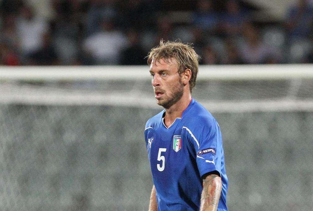 De Rossi: "Non vedo l'ora di tornare a Roma per giocare con Borriello e gli altri"