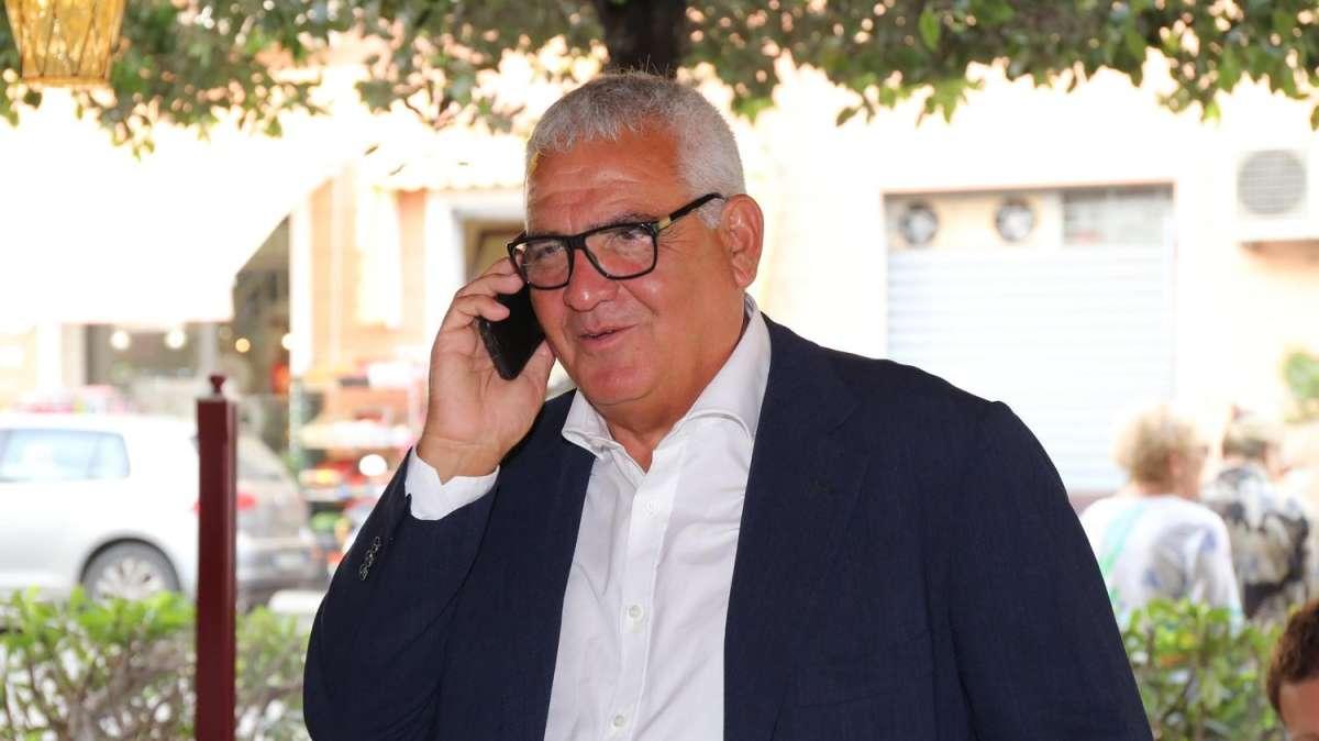 Corvino: "Neto rimarrà alla Fiorentina"