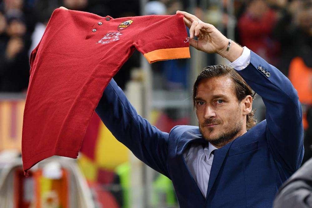 Il messaggio di Totti alla squadra: "Sempre con voi, fino alla fine. Forza ragazzi"