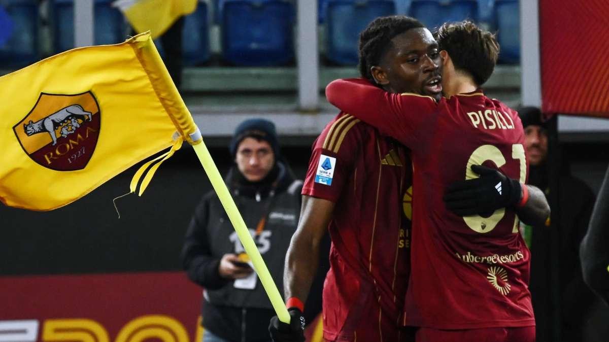 Roma-Lecce 4-1 - La gara sui social: "Una vittoria che sa di speranza e sicurezza. Saelemaekers, Koné e Hummels: questi sono i giocatori che rendono grande una squadra"