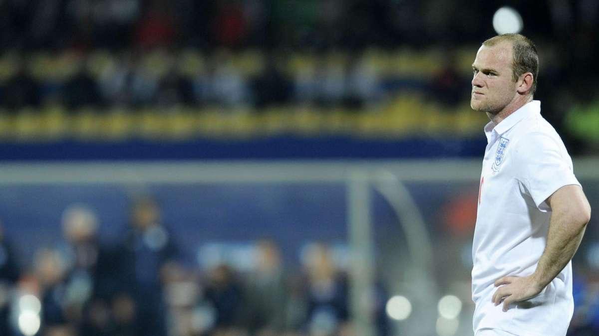 Serata brava per Rooney: Vodka, sigarette e pipì per strada