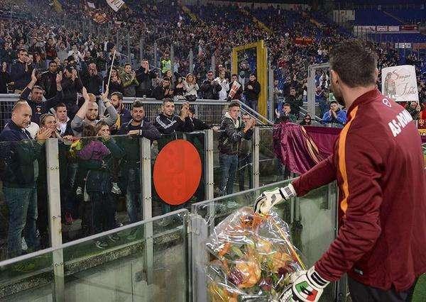 Consegnato un mazzo di fiori in Curva Sud alla mamma di Cristian. FOTO!