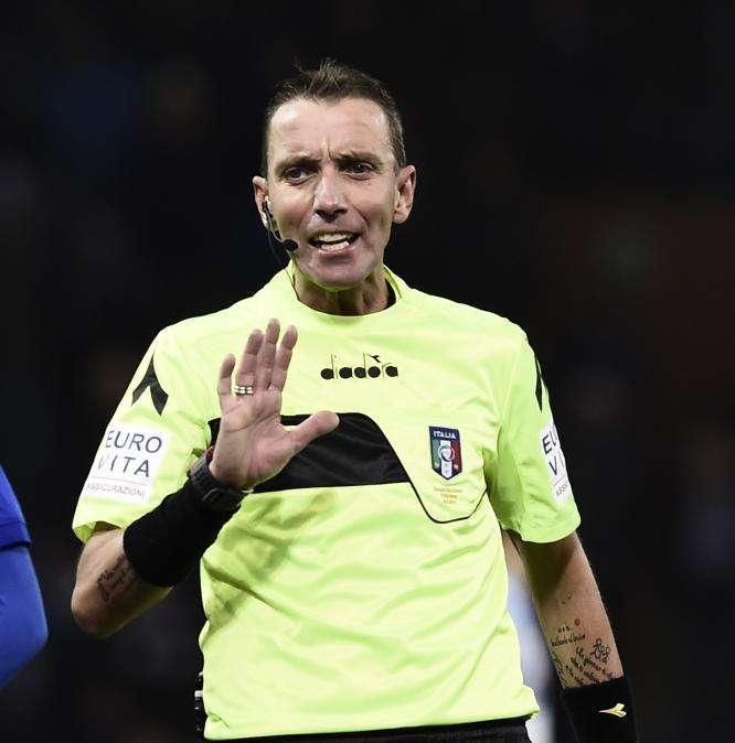 L'arbitro - Di nuovo Mazzoleni per Roma-Milan: trionfo un anno fa, primo KO nel 2012 al Meazza