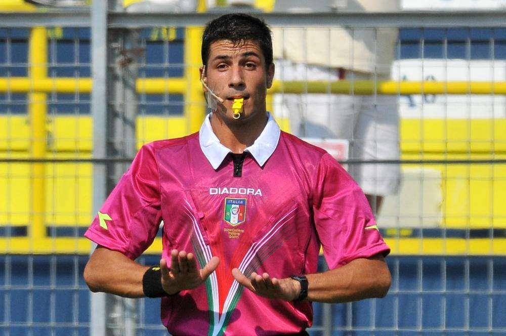 Roma-Benevento - La moviola: c'è il rigore per fallo di mano di Djimsiti