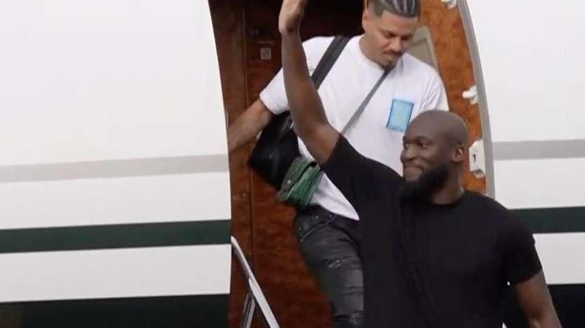 LA GIORNATA DI LUKAKU - Dalla partenza all'arrivo a Ciampino con più di 5mila tifosi, le visite mediche e tutti i dettagli dell'accordo. FOTO! VIDEO!