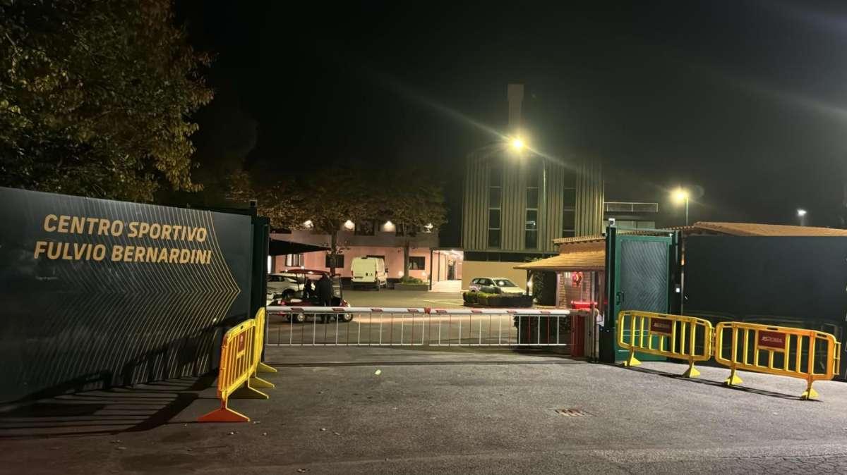 TRIGORIA - I tifosi dopo aver lasciato lo stadio si sono diretti al Centro Sportivo "Fulvio Bernardini"