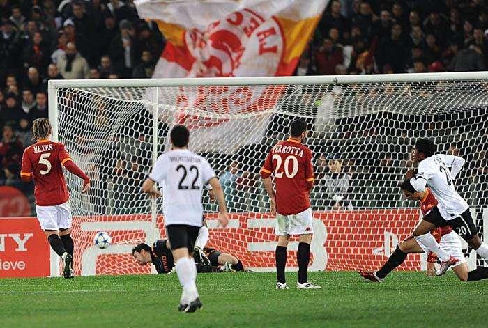 Ag. Douglas Costa: "Roma bella piazza. Conosco Sabatini, ma nessun contatto"