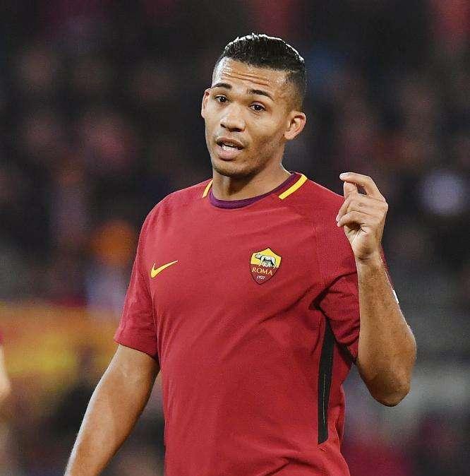 Juan Jesus smentisce Di Marzio su Twitter: "Sondaggi di Porto e Zenit dici? Fammi sapere quando arrivano altri sondaggi"