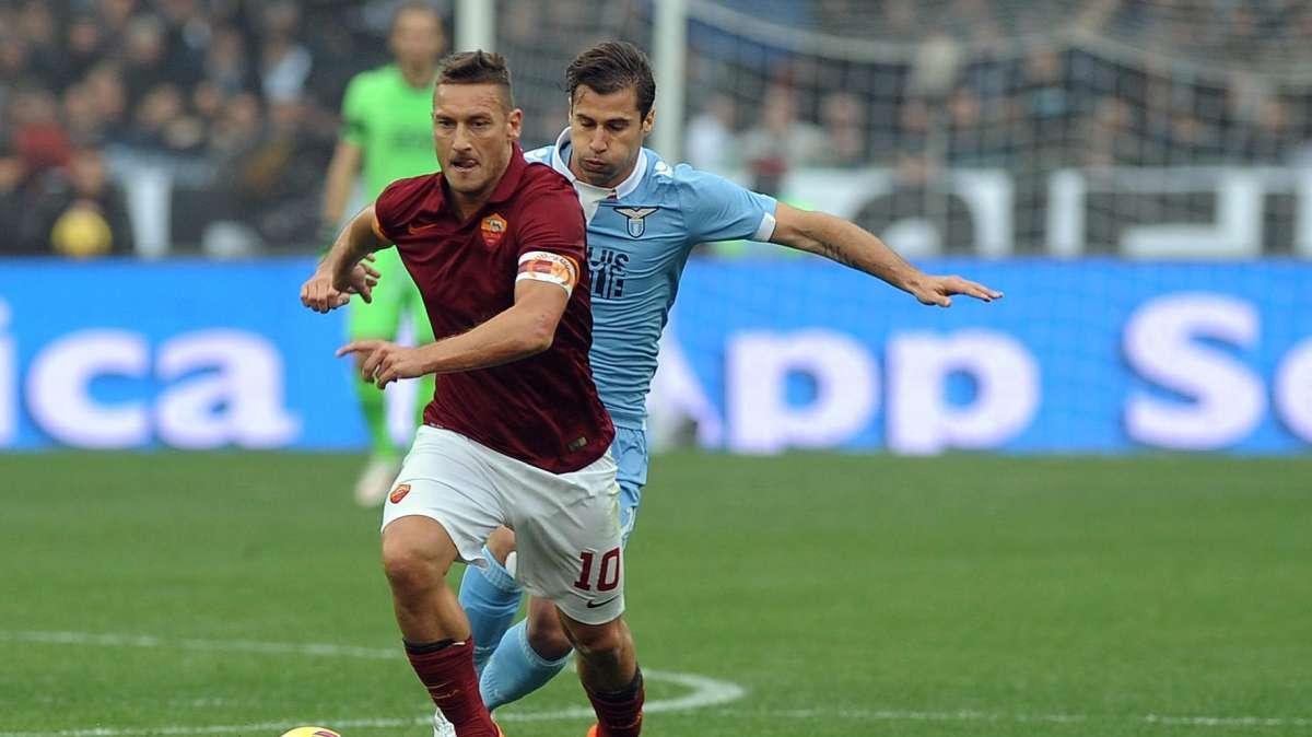 Daily Mirror: "Noi odiamo i selfie, ma Totti può fare quello che vuole"