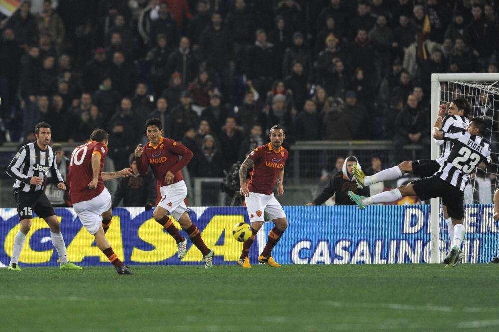 La Roma ricorda la vittoria contro la Juventus con il gol di Totti