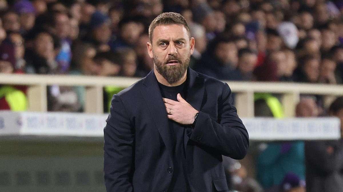 Il lungo calciomercato della Roma, le indicazioni e la promessa di De Rossi 