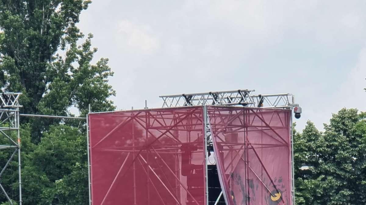 La Fan Zone della Roma in allestimento