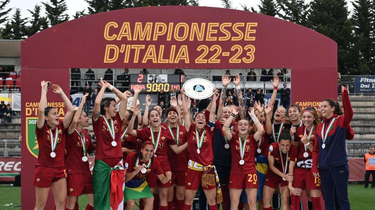 VG - La Roma Femminile torna a Piazza di Spagna, a seguire l'incontro con il Sindaco. VIDEO!