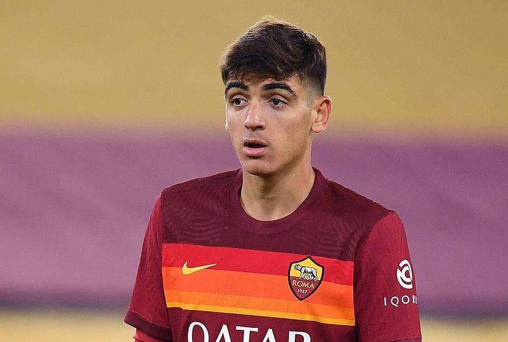 Villar: "Quando mi ha cercato la Roma c'era anche l'interesse del Valencia, ma ho preferito i giallorossi. Giocare con Pedro è una cosa incredibile. Il mio idolo è sempre stato Iniesta"   
