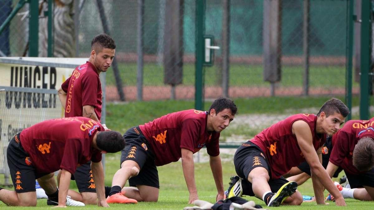 IRDNING - Esercitazione tattica e partitella, out Bojan, Dodò e Totti, differenziato per Bradley