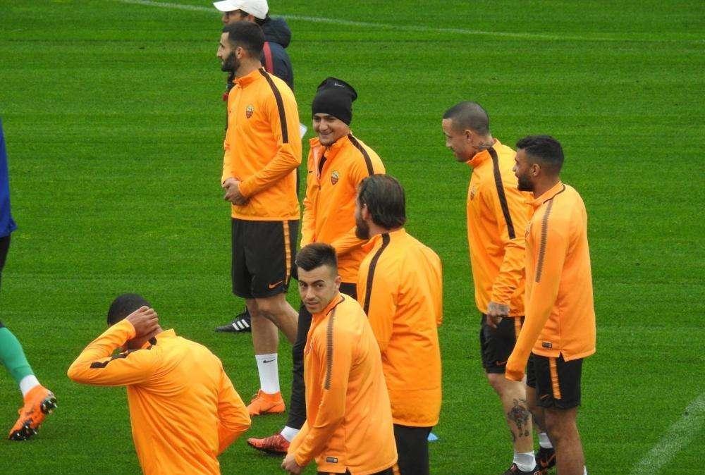 Trigoria - Sala video, palestra e tattica nella rifinitura. Individuale per Karsdorp e Perotti. FOTO! VIDEO!