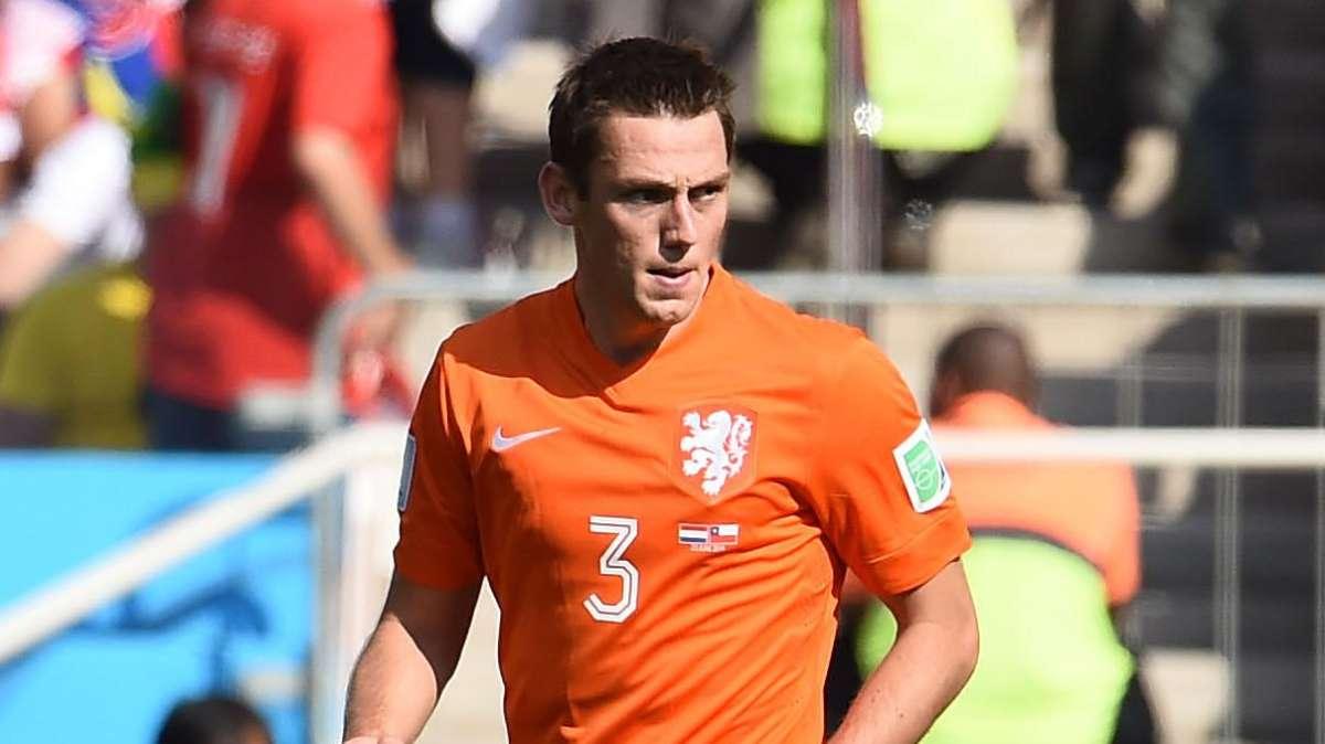 Feyernoord, il dt Van Geel: "Rifiutata l'offerta della Lazio per De Vrij"