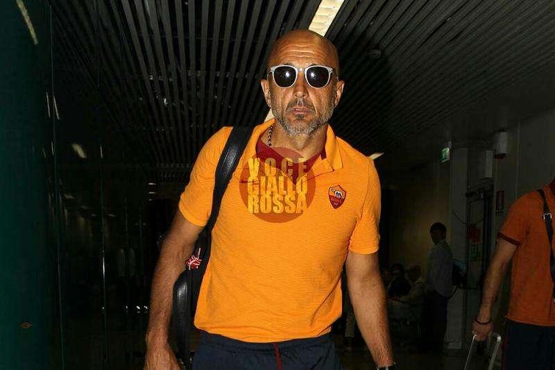 Instagram - Spalletti, De Rossi, Pallotta e Totti abbracciati al campo d'allenamento