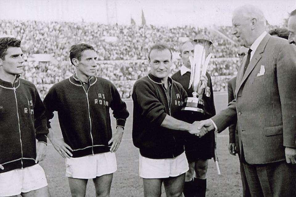 Facebook AS Roma - 53 anni fa la vittoria della Coppa delle Fiere. FOTO!
