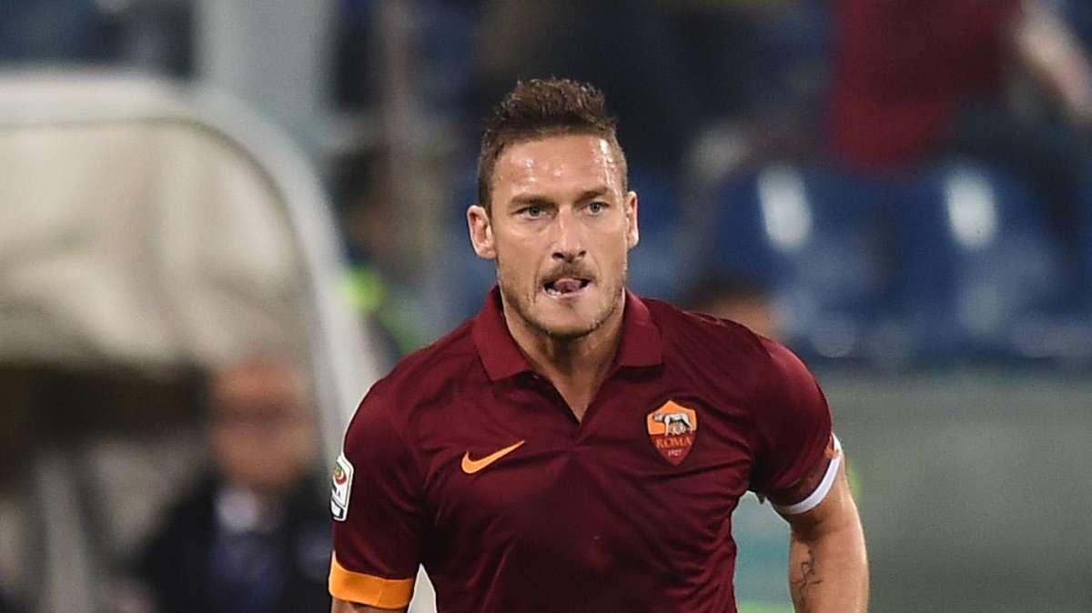 Totti: "Un abbraccio pieno di calore a tutte le famiglie colpite da lutti nello sport"