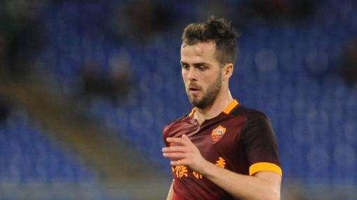 Instagram, Pjanic: "C'è chi si prende cura di papà"