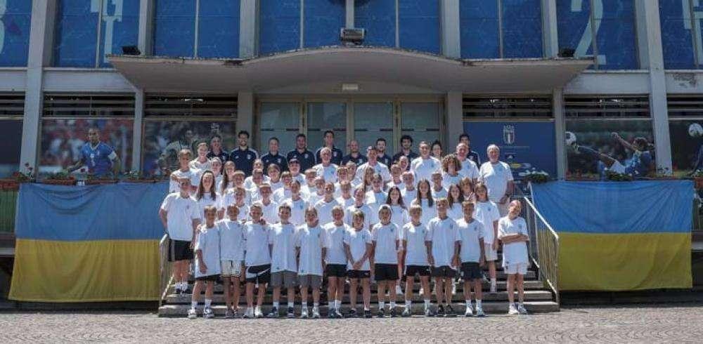 Coverciano accoglie 40 giovani calciatori e calciatrici ucraini 