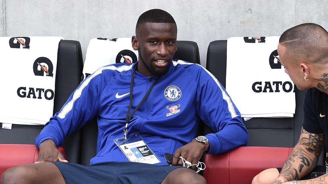 Chelsea, rifiutata l'offerta di prestito con opzione di acquisto del PSG per Rüdiger. Lampard: "Con 5 difensori centrali qualcuno rimane fuori"