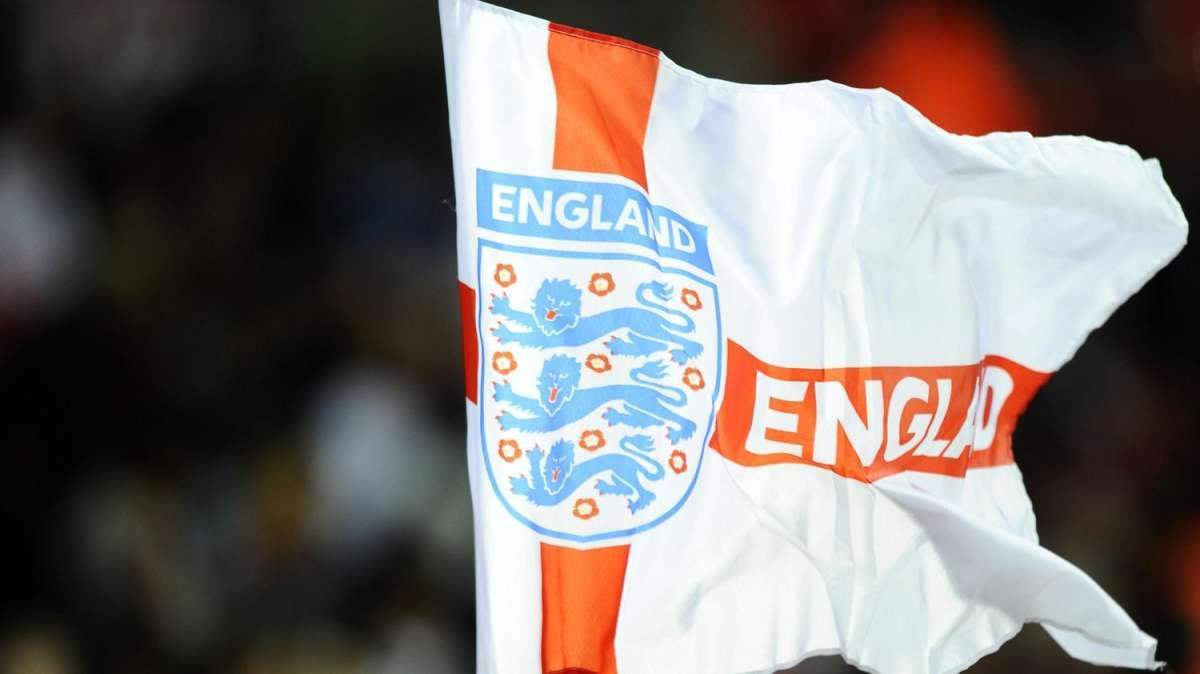 Arresto cardiaco al capitano del Luton, il club: "Aspettiamo i risultati dei test a cui si è sottoposto"
