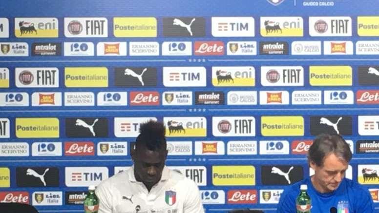 Balotelli scherza sul suo futuro: "Poche offerte dall'Italia? Raiola chiede troppi soldi..."