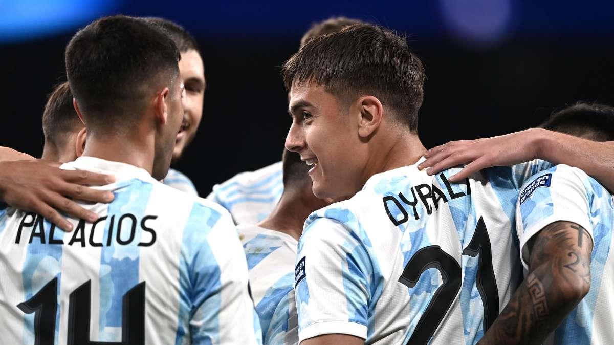 La Roma in Nazionale - Argentina-Arabia Saudita 1-2 - Clamorosa sconfitta all'esordio per Messi e compagni, Dybala in panchina per tutta la partita
