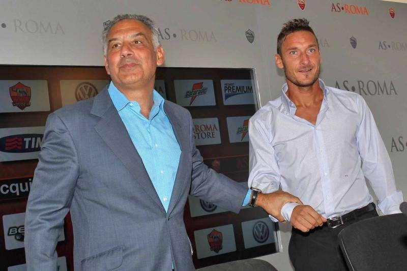 Accadde oggi - Pallotta: "Spero che Spalletti resti a lungo". Ufficializzato il rinnovo di Totti. Un tifoso cinese a Trigoria per il capitano