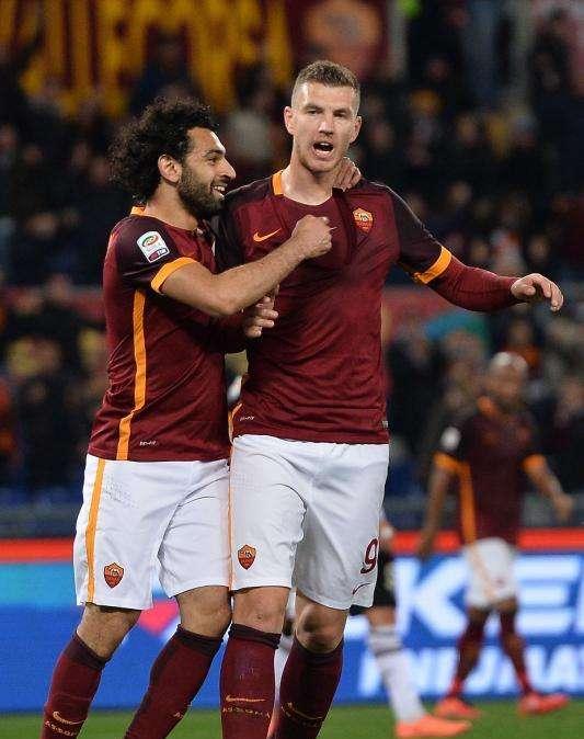 Twitter, Mia Hamm: "Auguri Dzeko"
